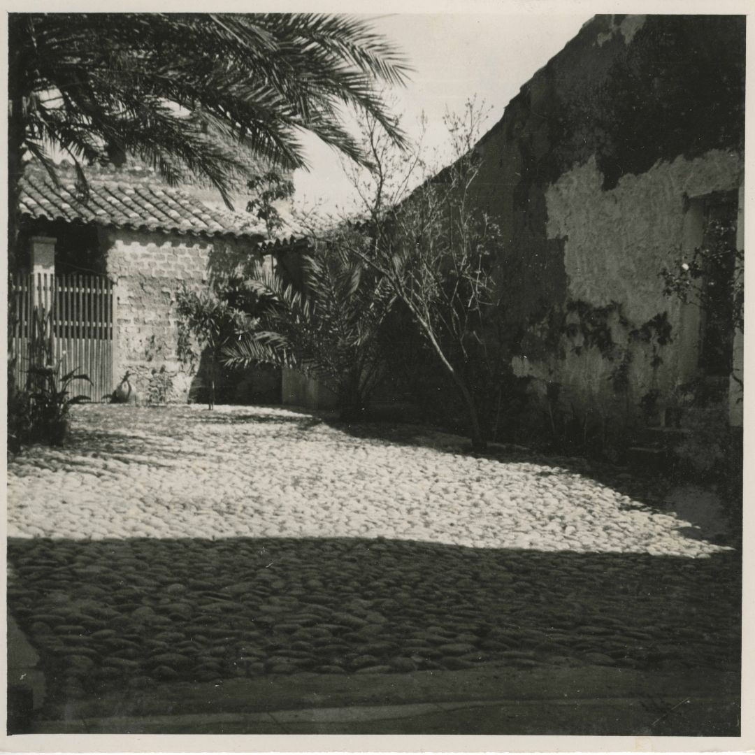 Vico Mossa Fotografie d’Architettura_186 serramanna cortili diaframmati inedito tav 45 mattoni crudi