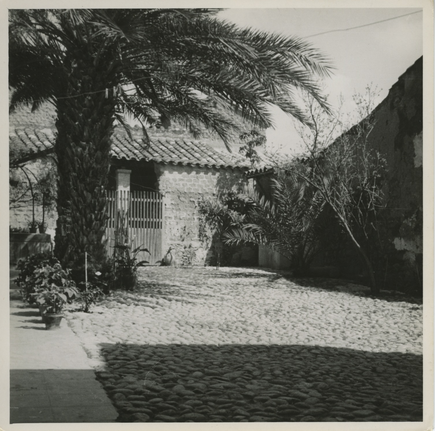 Vico Mossa Fotografie d’Architettura_467 serramanna cortili diaframmati TAV 45