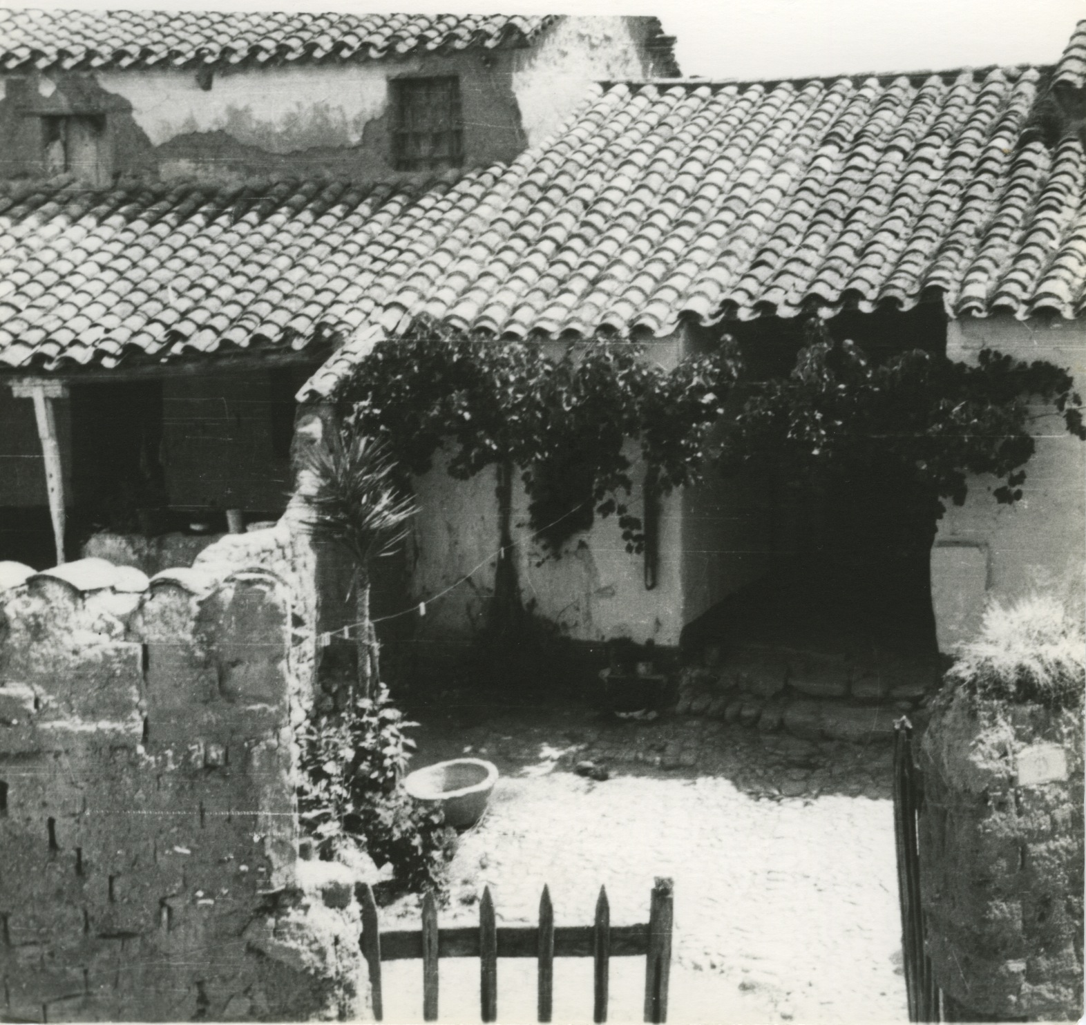 Vico Mossa Fotografie d’Architettura_525 serramanna cortiletti di due modeste dimore TAV 33