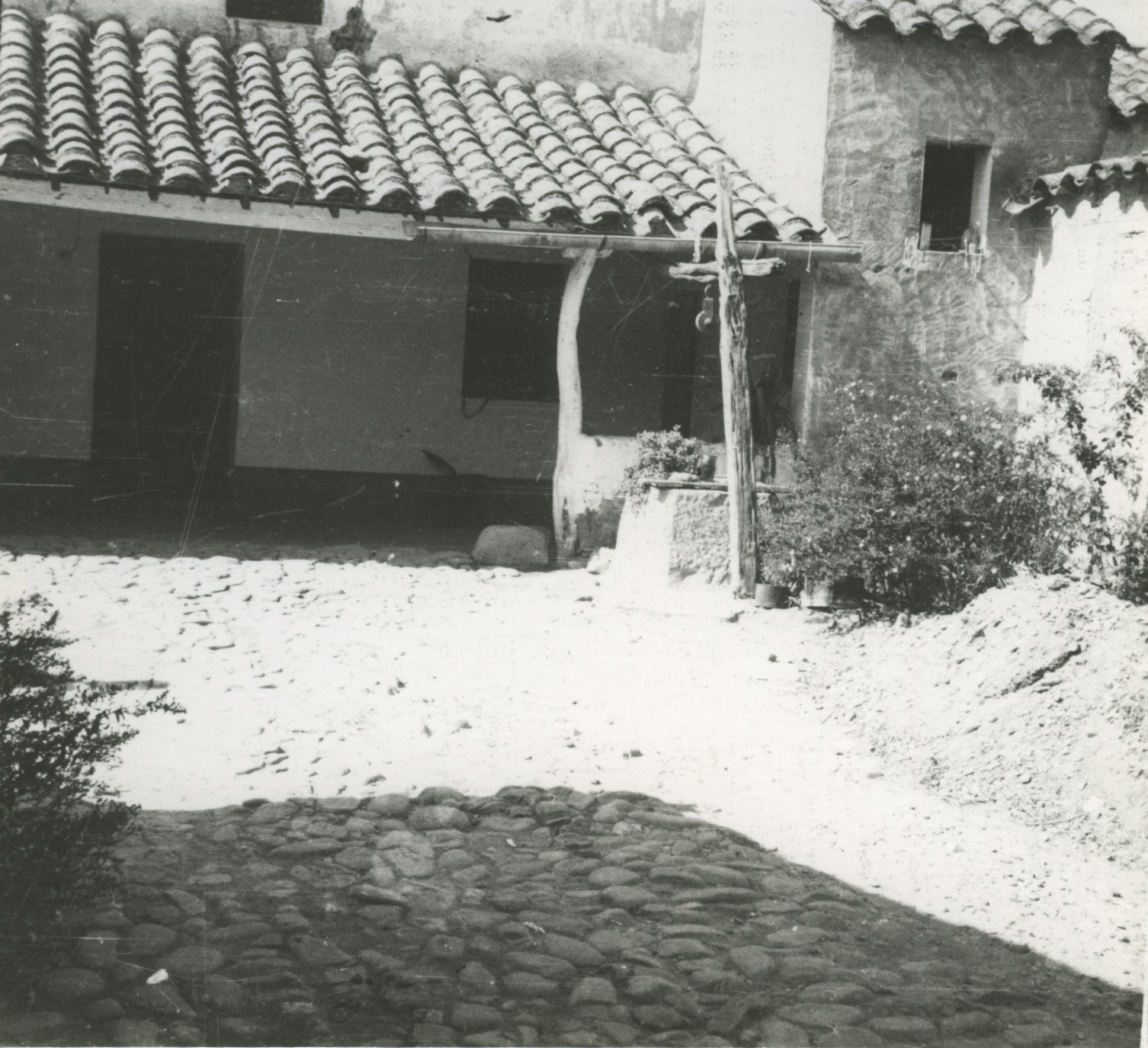Vico Mossa Fotografie d’Architettura_540 serramanna pozzo accanto al loggiato TAV 36