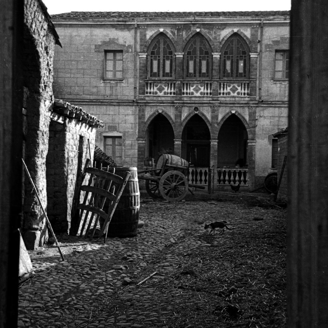 Vico Mossa Fotografie d’Architettura_spezzone 7 serramanna pag. 10 il tappeto e la stuoia